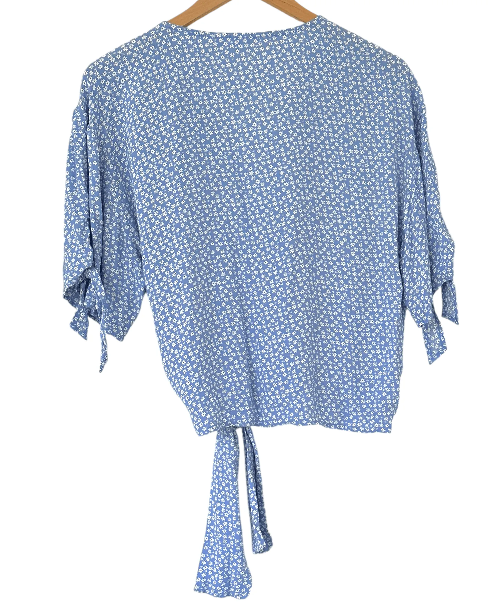 Cool Summer Daisy Print Tie-Front Wrap Blouse