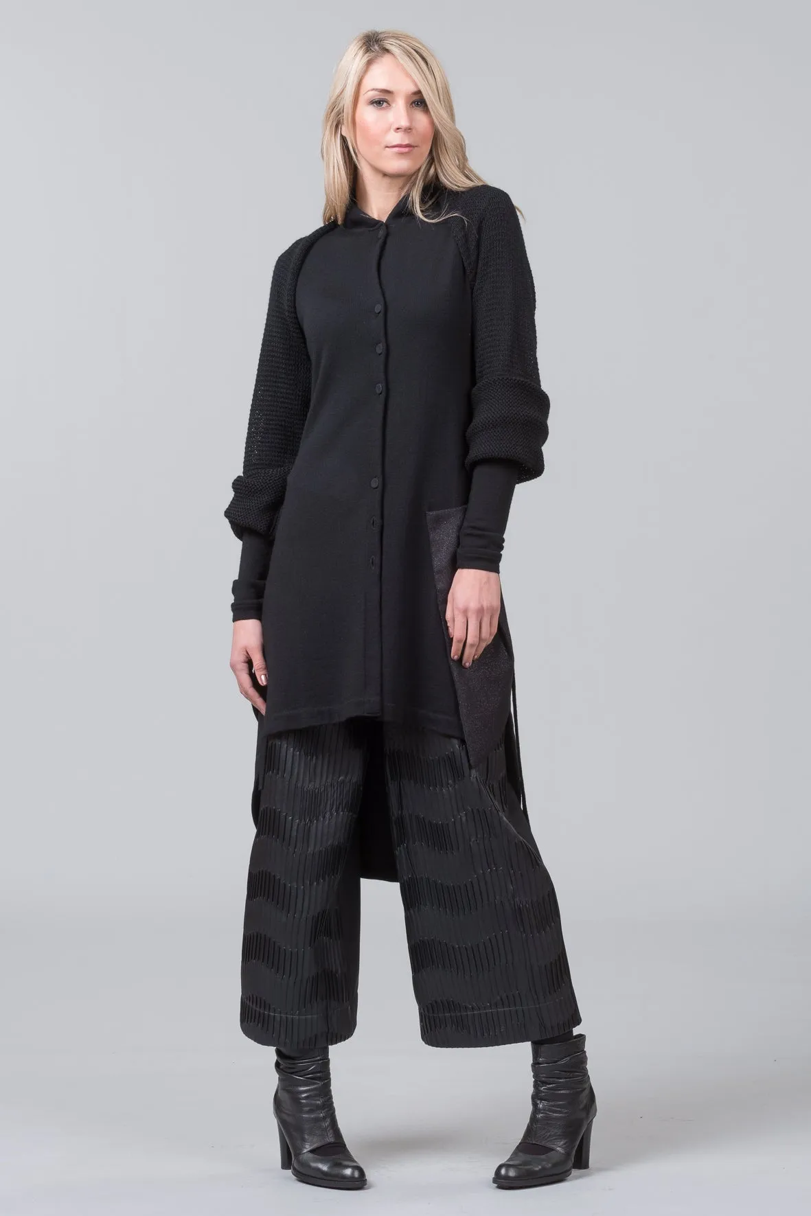Poetic Corrugations - black - sample