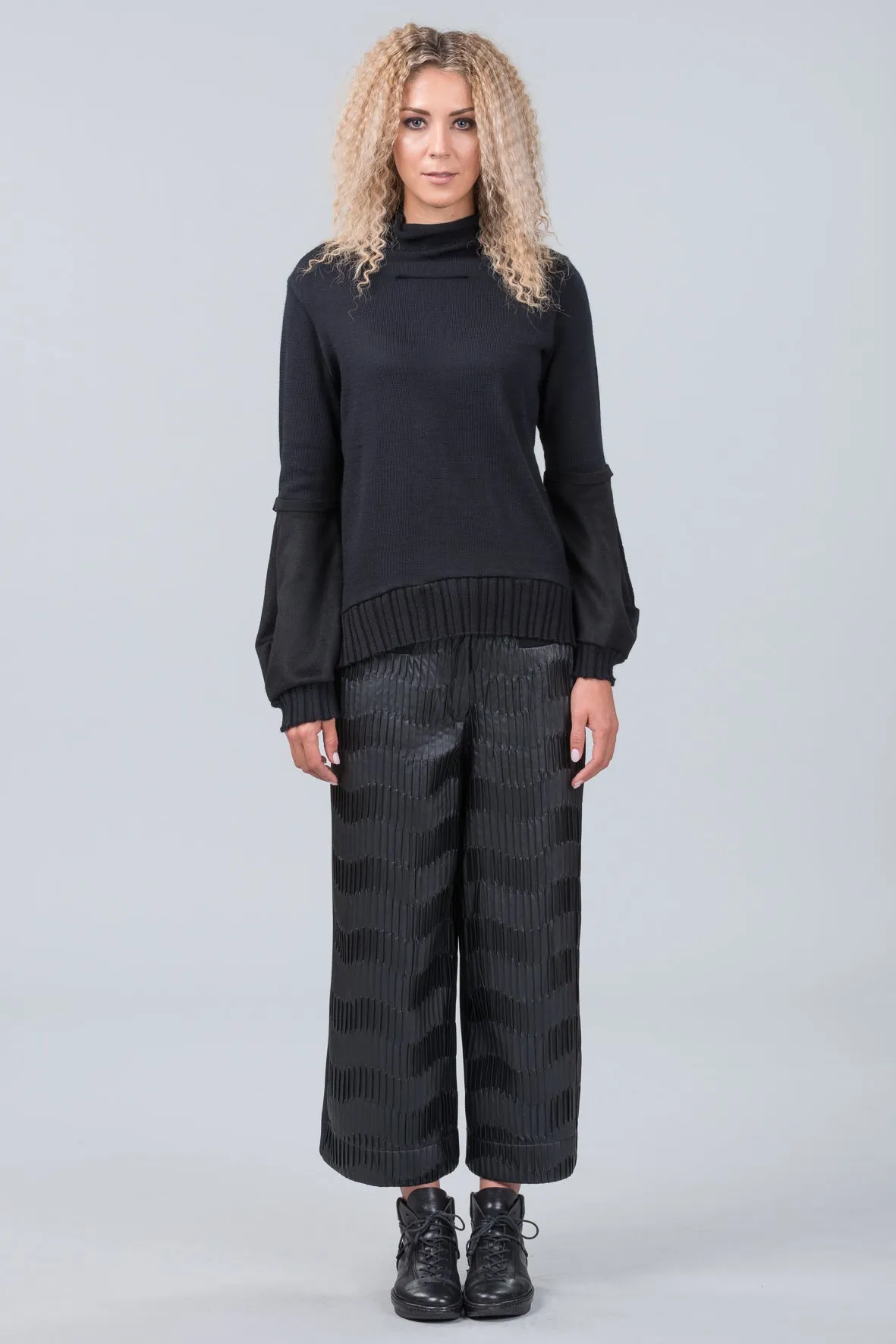 Poetic Corrugations - black - sample